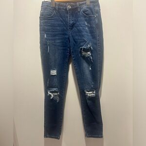 GUESS denim jeans, size 26, distressed, skinny, sexy curve , silver hardware